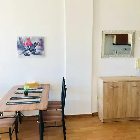 Apartment Makenzi Larnaca