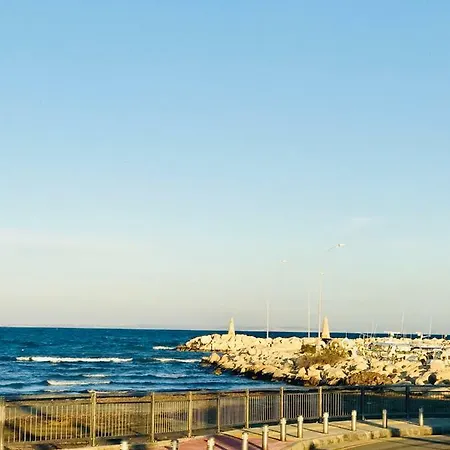Makenzi * Larnaca